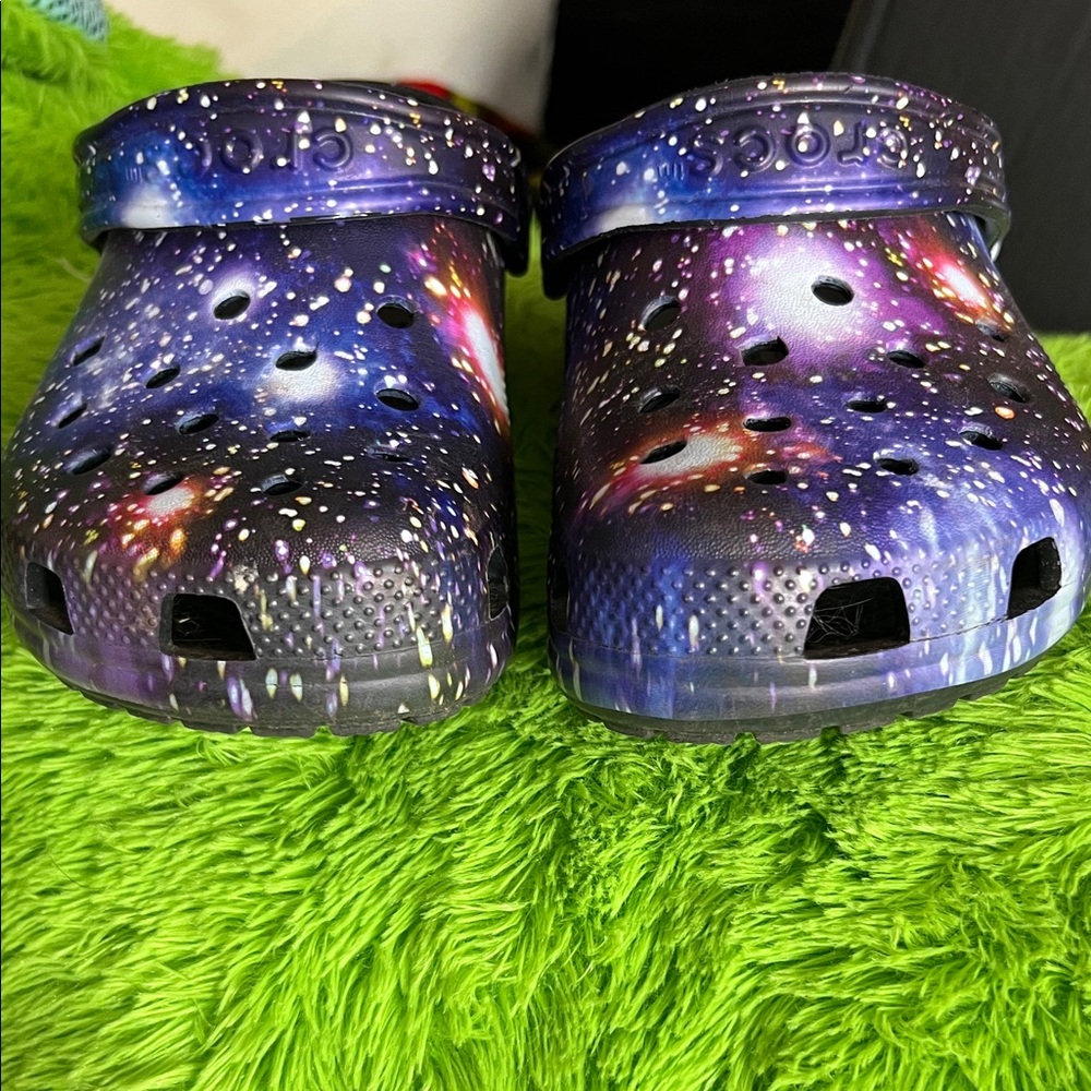CROCS Kids Cosmic Galaxy Clogs J 3 J3 - Picture 4 of 5